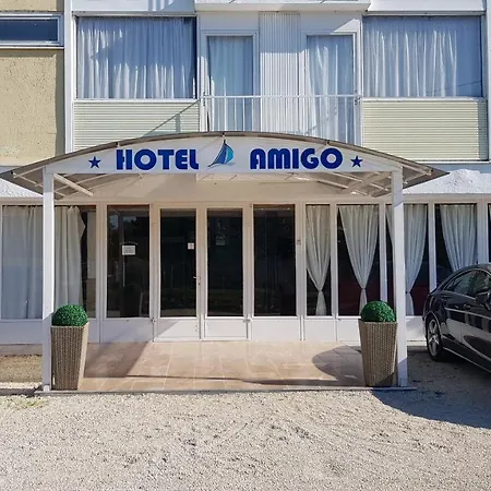 Amigo Hotel